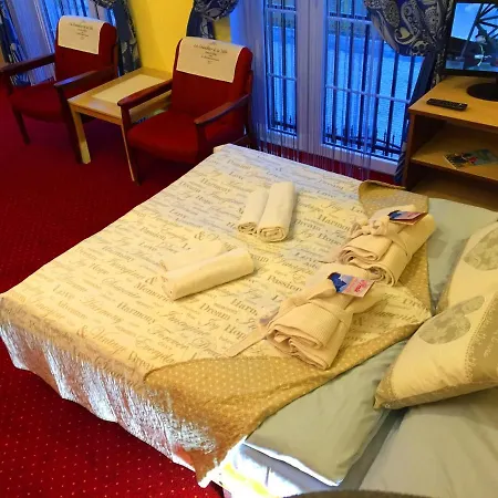 Fenix Bed & Breakfast 4*