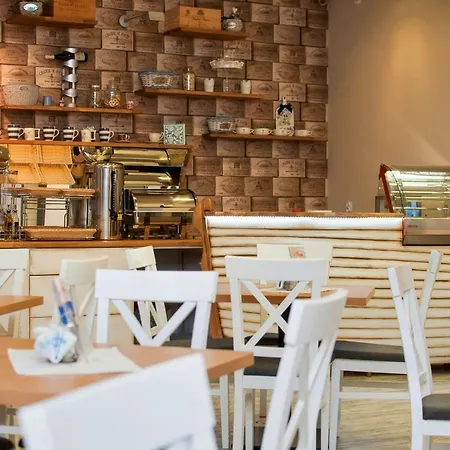 Nocleg ze śniadaniem Fenix 4*