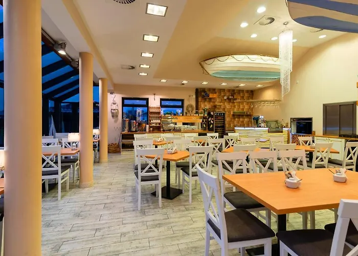 Fenix Bed and breakfast 4*